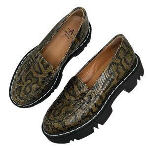 $450 AQUATALIA weatherproof Hayley snake embossed lug sole platform loafers 6